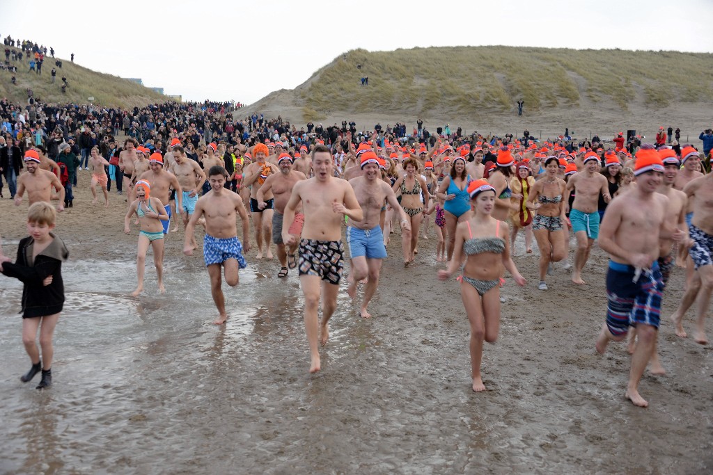 ../Images/Nieuwjaarsduik Nederzandt 2016 044.jpg